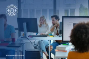 الدراسة الجامعية مع العمل: كيف تحقق حلمك الأكاديمي دون ترك وظيفتك The Digital University Experience for Working Professionals